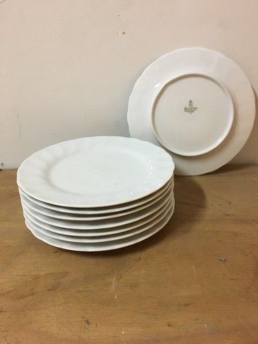 Huit anciennes assiettes - huit,