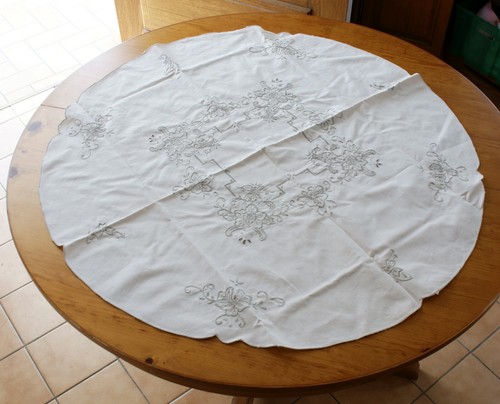 Nappe ronde 85cm brodée - ,