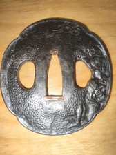 Tsuba Période Edo Décor ciselé  d Un Senin au pied dun arbre