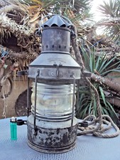 ancienne lanterne de bateau en