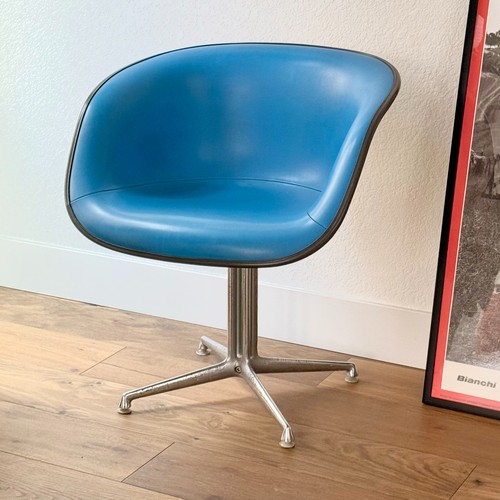 Fonda chair by herman - , la