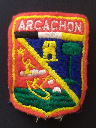 Scoutisme ancien insigne - :,