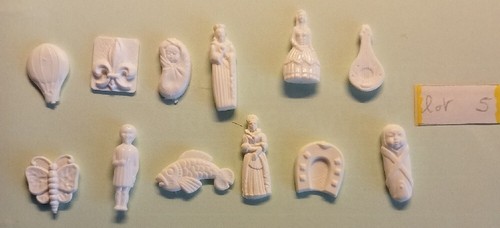 Feves plastique anciennes - ,