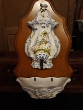 FONTAINE MURALE ATELIER A.BARRATTA À MOUSTIER