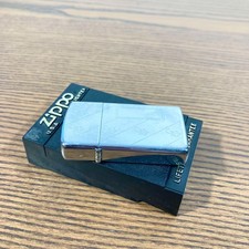Briquet Zippo USA vintage – Chrome gravé, cartouche vierge, avec écrin