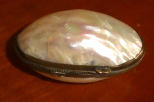 Ancien étui boite à chapelet en nacre