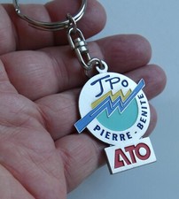 Porte cle métal JPO PIERRE BENITE ATO Elf Atochem.