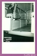 VÉHICULE VINTAGE, PUB