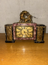 FRATIN/DEP Pendule Art Déco en bronze et marbre. Combat d’ours à la dague