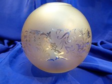 GLOBE DE LAMPE A PETROLE EN VERRE SATINE & DECOR . H 115 mm D 61 mm. REF 5044