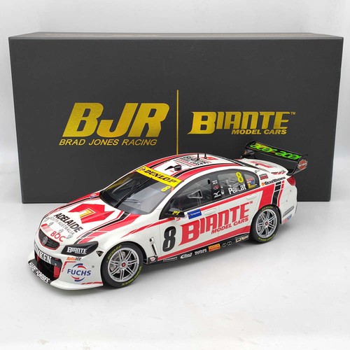 12 holden vf commodore - 1/12,