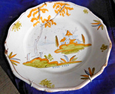 Assiette En faience de Nevers  ? faience de la rochelle ? XVIII EME .....