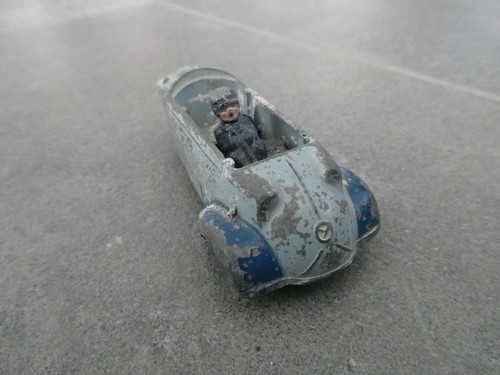 Voiture miniature ancienne