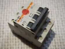 Disjoncteur tripolaire MERLIN