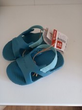 Petites sandales marque Décathlon taille 19-20