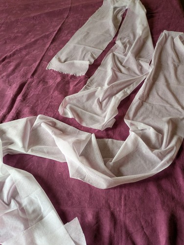Larges bandes tulle très - bandes,