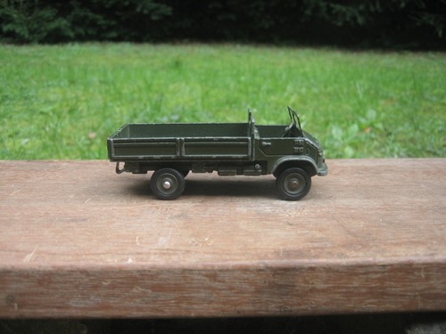 Vehicule militaire mercedes