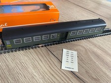 ROCO 4222A VOITURE UIC 2ème CLASSE SNCF TYPE BRUHAT AVEC LUMIERES PAS JOUEF LIMA