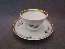 Tasse et sous-tasse à café