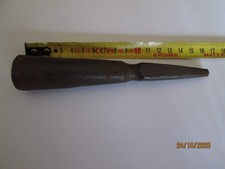 Ancienne ferule en fer forgé pour canne de marche ou piolet ; 16 cms de longueur