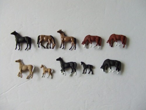 Ten quarter horse figures - ten,
