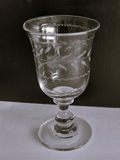Verre en CRISTAL Gravé Ancien Soufflé à pied Balustre Ancien  H 14.8 cm - XIXème