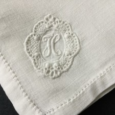 MOUCHOIR ANCIEN DE BAL BRODERIE A LA MAIN CHIFFRE H Antique French HANDKERCHIEF