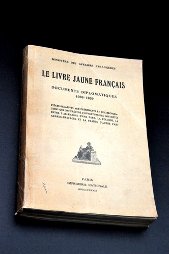 Livre jaune français - livre,