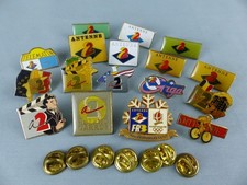 Lot de 17 PIN'S ANTENNE 2