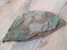 Une reproduction Couvre  Casque Allemand ww2 militaria.