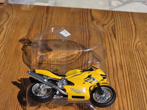 Moto miniature triumphe - moto,