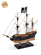 Bateau Pirate 1/135 modèle de