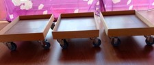 Lot de 3 Plateaux à Roulettes en Bois épais avec Rebords (3 Socles - 3 Supports)