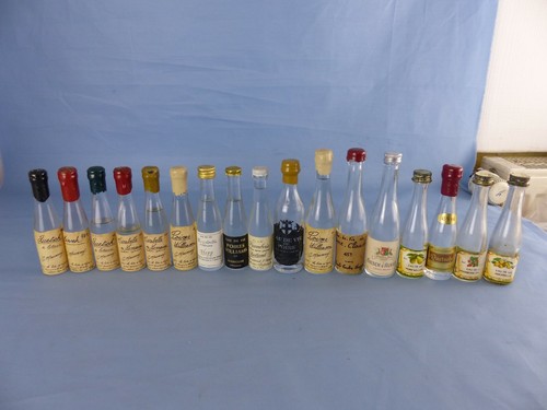 Lot mignonnettes eau - 17, vie