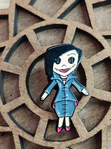 Pin other mother doll - pin's,