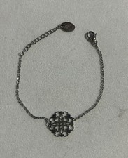 Bracelet médaillon floral en