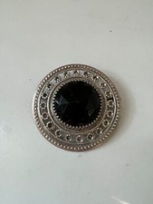 Broche ancienne métal argenté pierre noire en verre