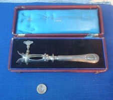 V64 Manche à Gigot dans son