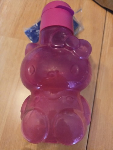 RARE Tupperware X Hello Kitty