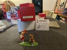 Figurine pixi Gaston faisant la sérénade à Mlle Jeanne