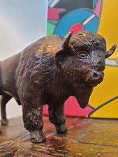 Statue bronze bison