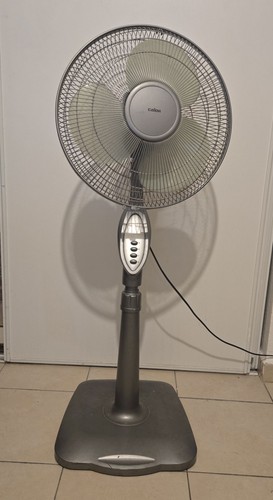 Grand ventilateur sur - , pied