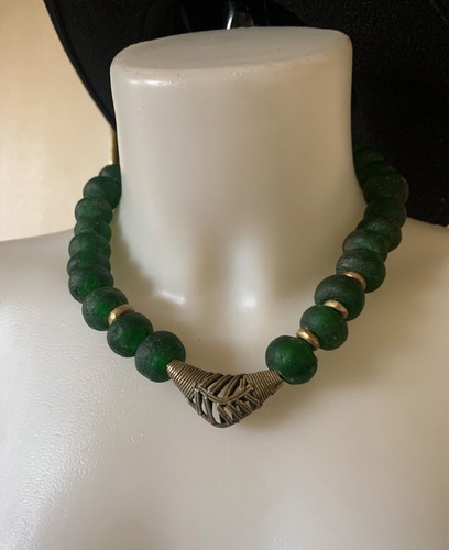 Superbe collier perles krobo - superbe,