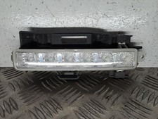 Feu diurne avant gauche