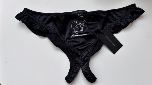 String ouvert kiki - string,