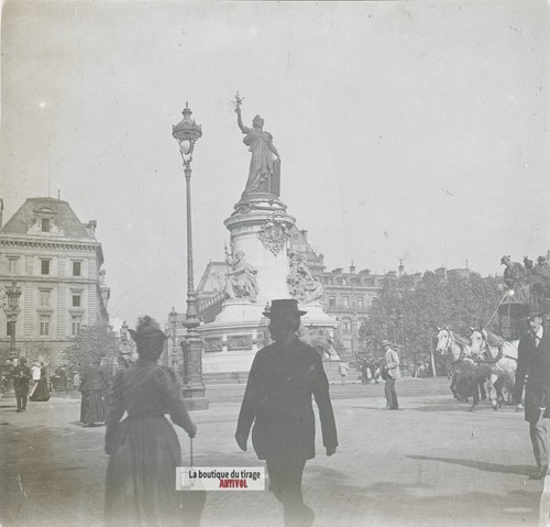 Paris place la - de,