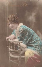 CP BONNE FETE FEMME SOURIANTE