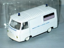 PEUGEOT J7 AMBULANCE NOREV
