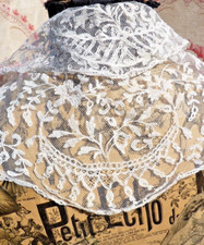 ANCIEN FICHU en fine DENTELLE ANCIENNE à L'AIGUILLE XIXe