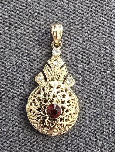 Pendentif doré style oriental